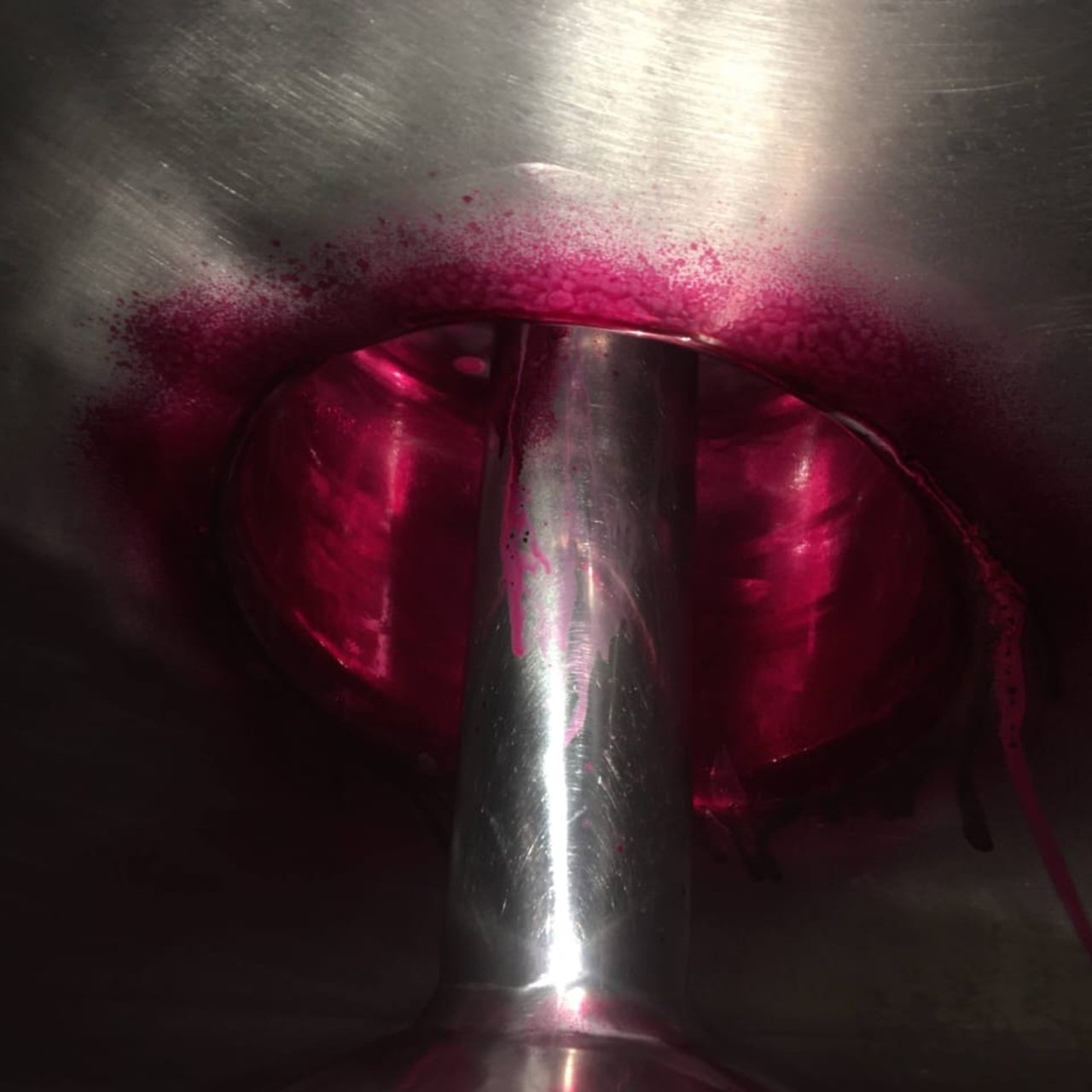Ensaio de líquido penetrante em vaso de pressão NR-13.