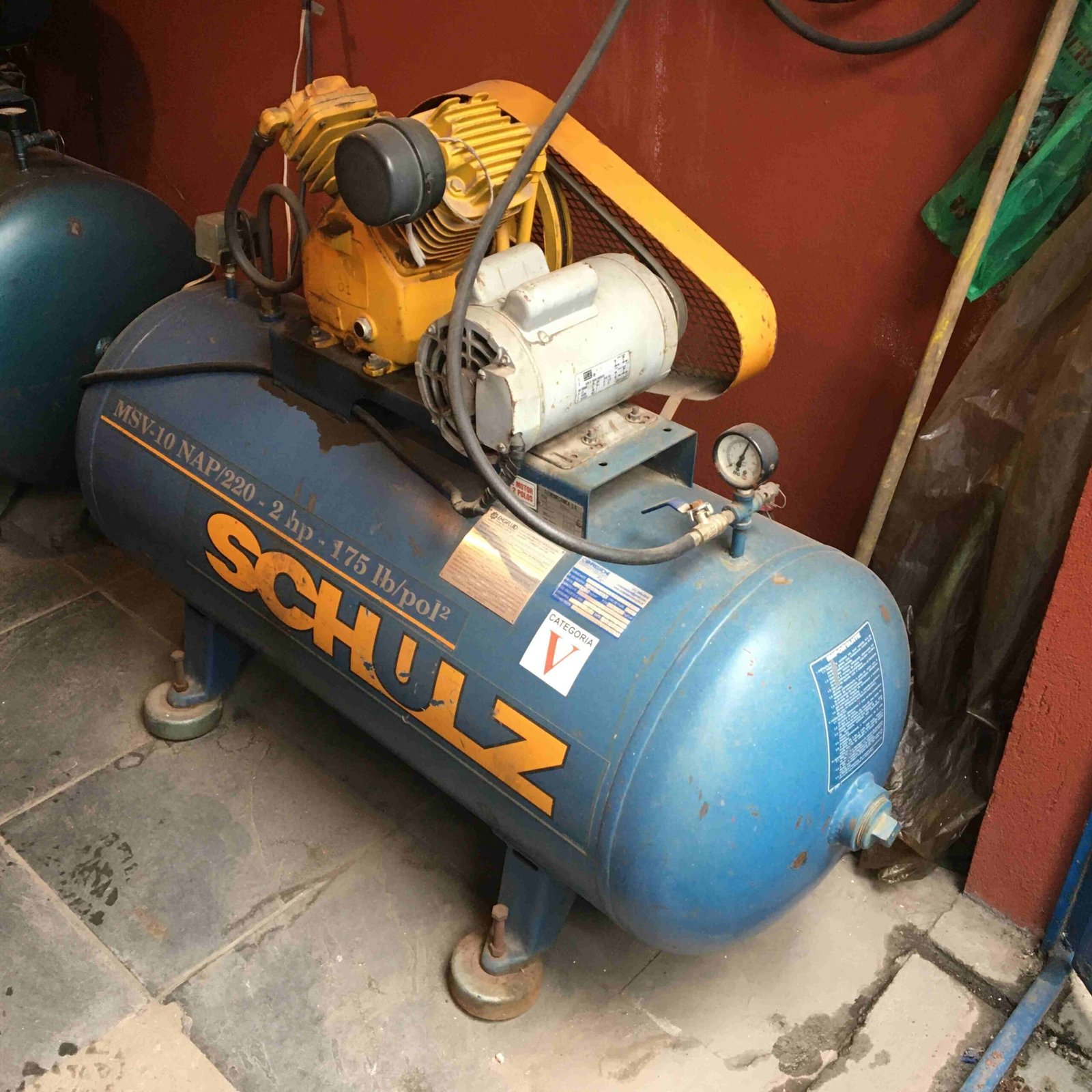 Inspeção NR-13 em compressor de ar.
